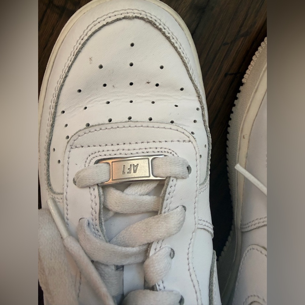 Nike Kids Air Force 1 White Sneakers size 6y used great condition - Picture 4 of 10